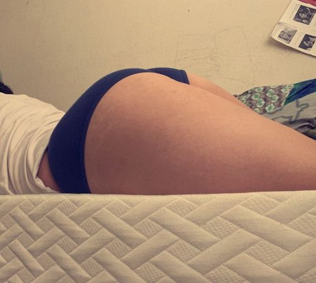 ABB Aaidyn ポルノモデル 写真