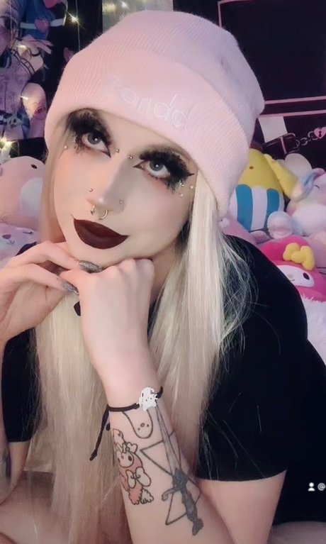 Asteria Moon Alternative Model ヌードのポルノスター 写真