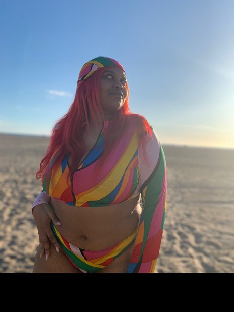 Nini 40G セクシーなポルノスター 画像