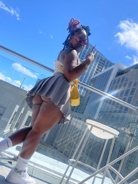 ブルネットの猫OnlyFans 無料セックス 画像