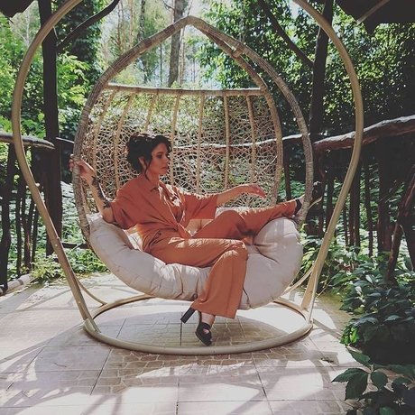 Nadia Pheromon トップポルノスター 写真