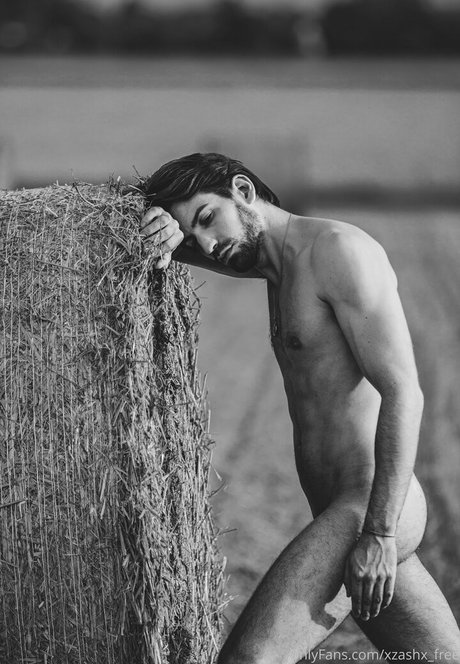 大きな白いチンポ OnlyFans エロチック 画像