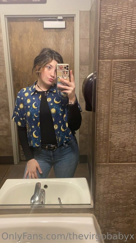 美しい足 OnlyFans セクシー裸 写真