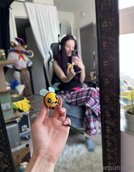 スリムな熟女OnlyFans ホットセックス 写真