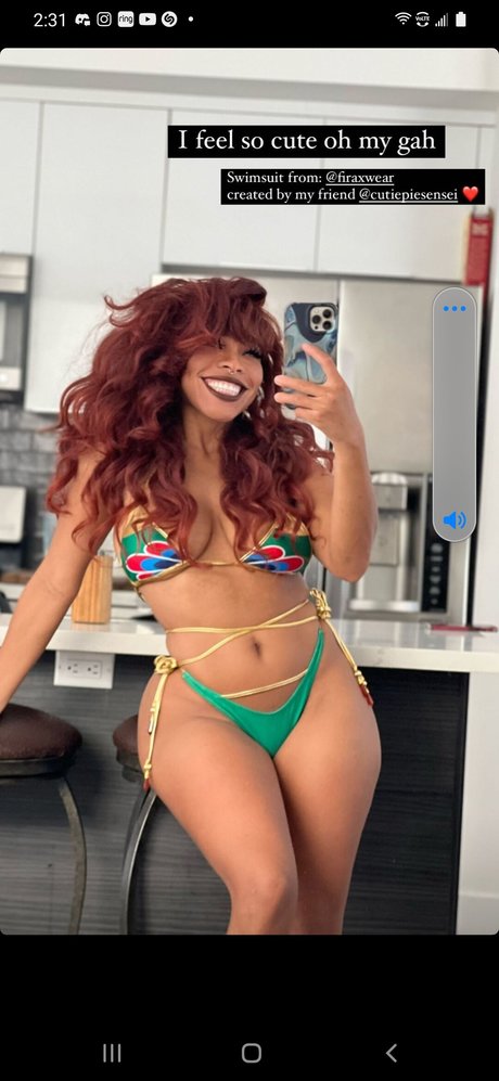 Kiera Please 素敵なスター 写真