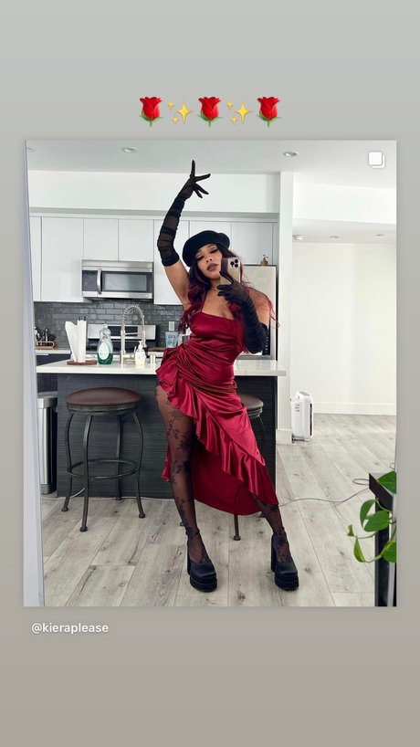 Kiera Please 高品質のポルノスター 写真