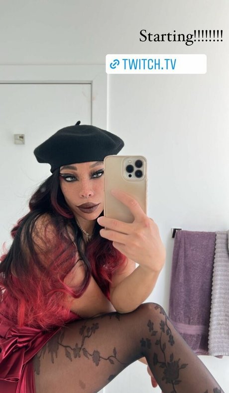 Kiera Please 可愛いモデル 画像