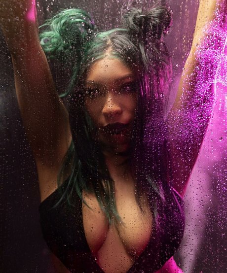 Kiera Please 素敵なモデル 画像