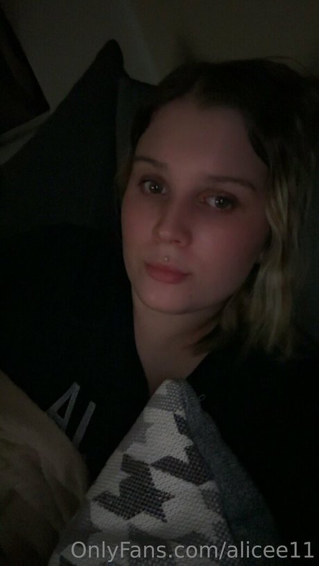 alicee11 エロティックモデル 写真