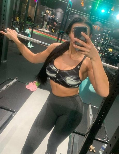 シシーオンリーファンズ 無料xxx 写真