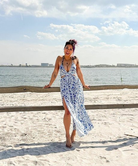 Cynthia Leu スター ヌード 写真