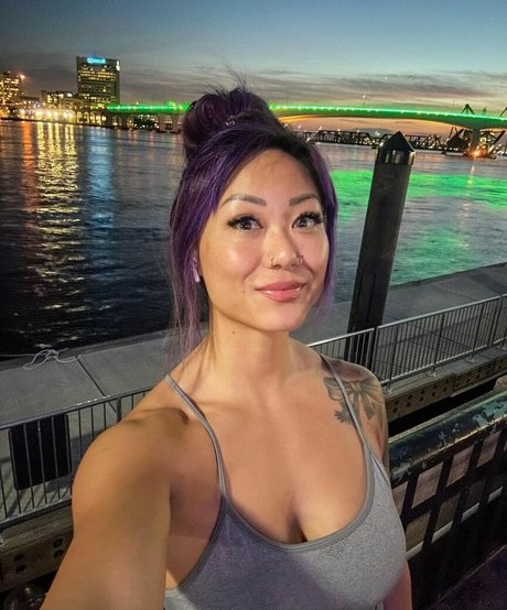 Cynthia Leu 女優 画像