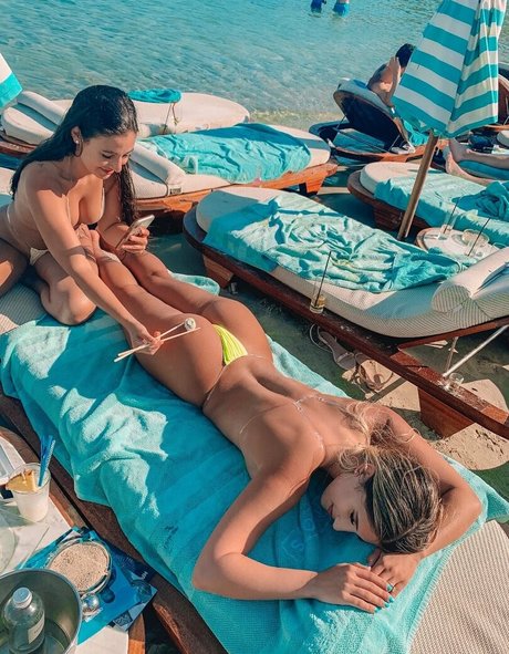 OnlyFansの無料動画 ポルノグラフィック 画像