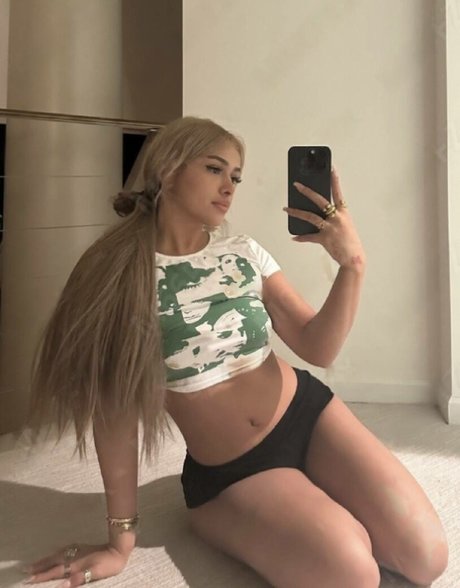 ブルネットのPOV OnlyFans アート裸 写真