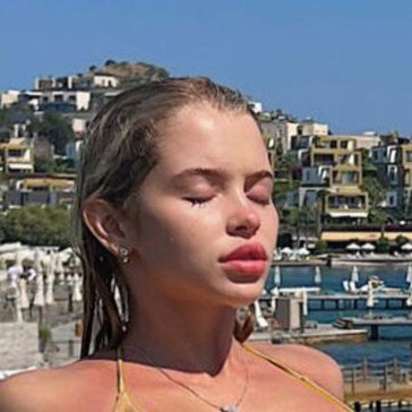 Alla Bruletova ポルノスター ホット 写真