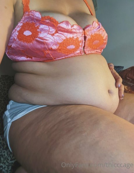 thicccage セックスモデル 写真