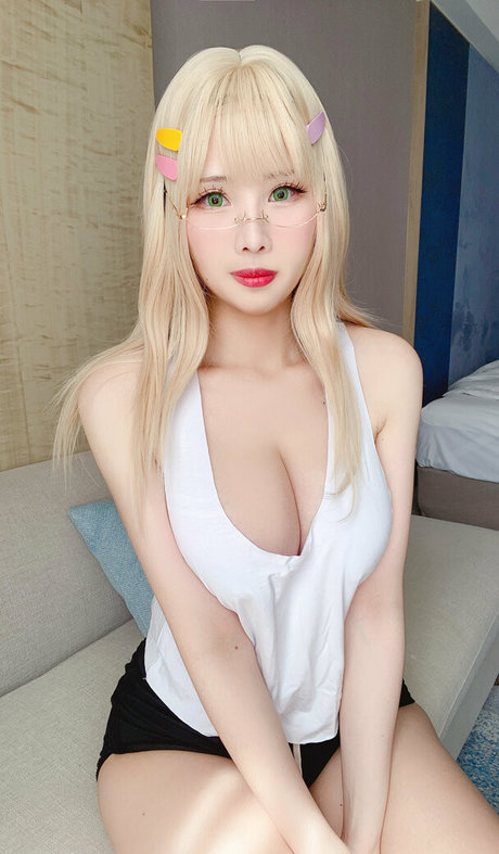 曲線美の赤毛OnlyFans アート裸 写真