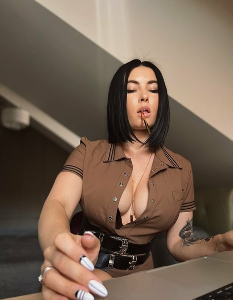 raileyfree ヌードのポルノスター ギャラリー