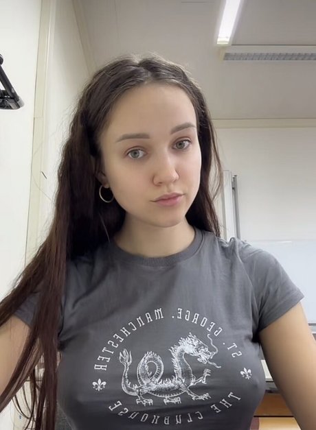 Ellielli Elligoinglive ポルノスター ホット 写真