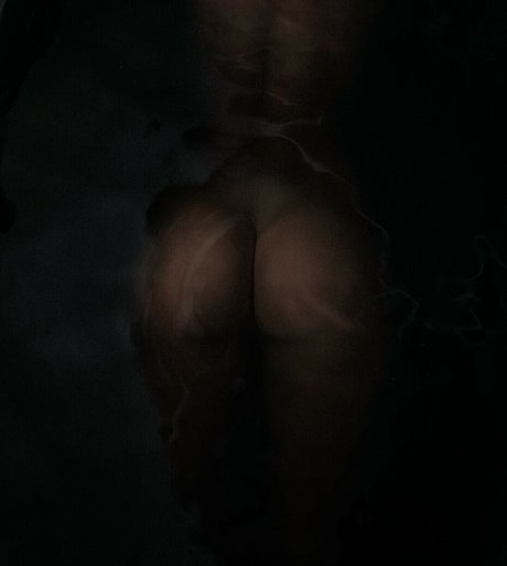 Anastasia Steklova 限定モデル 写真