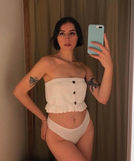 Marianna Tondolo ヌードスター 画像