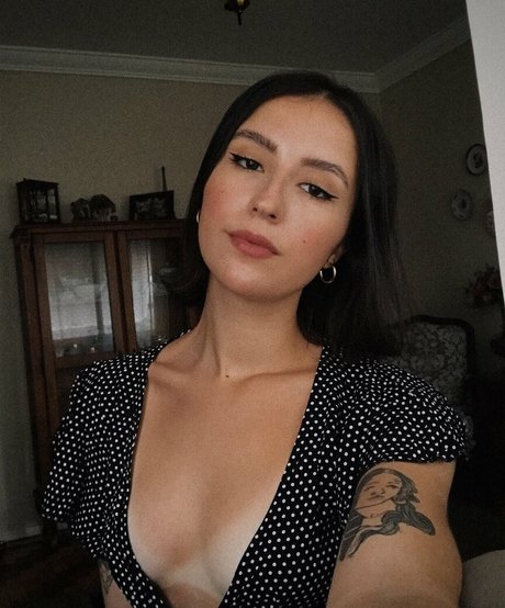 Marianna Tondolo 無料モデル 写真