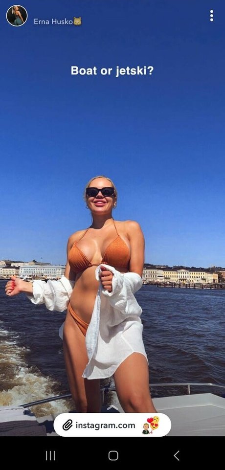 Erna Husko スター 裸 アーカイブ