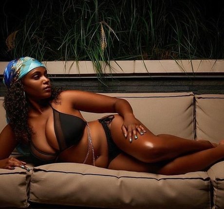 官能的なOnlyFans ヌード 写真