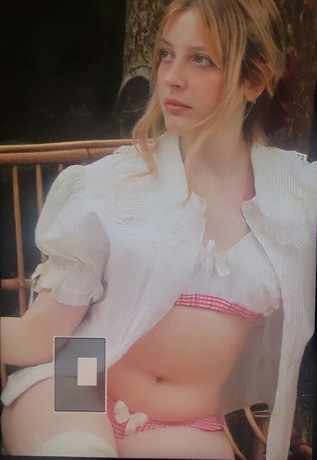 Agnese Innocente ヌードスター ギャラリー