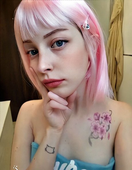 アジア人ニューハーフOnlyFans ホット裸 ギャラリー