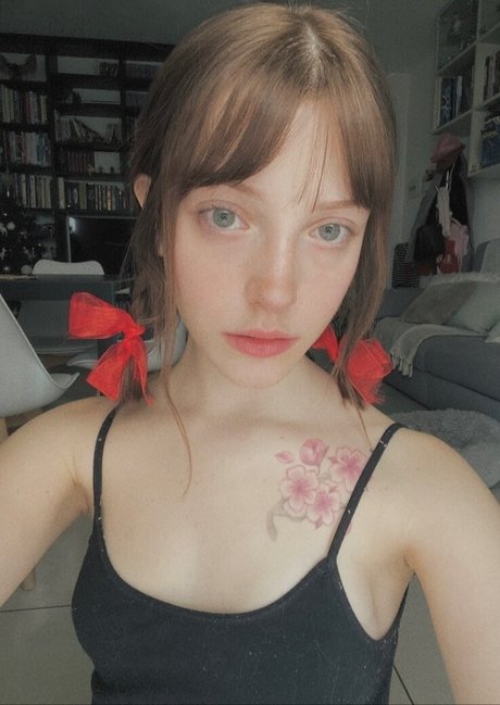 Agnese Innocente アートスター アーカイブ