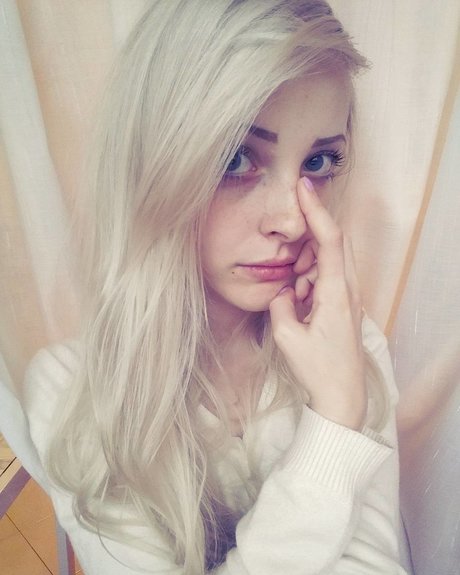 射精 顔射 OnlyFans セクシー裸 画像