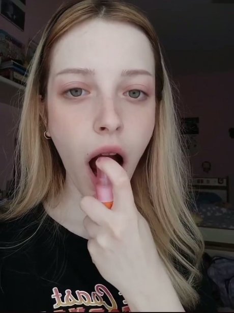 Agnese Innocente ポルノスター 可愛い アーカイブ