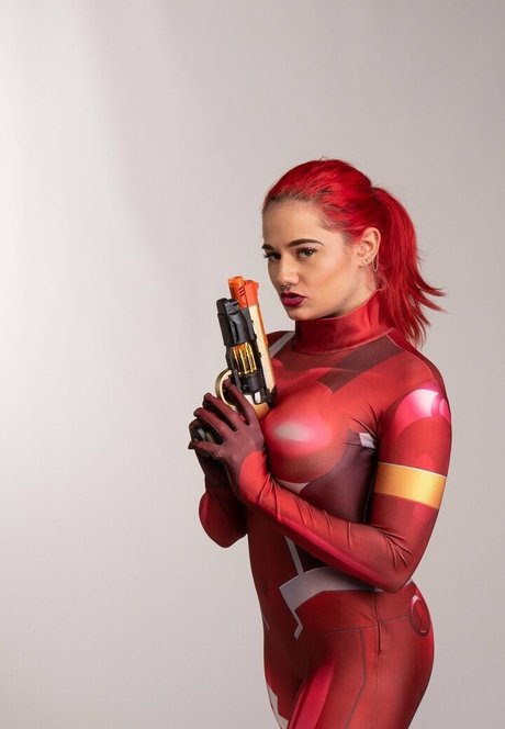 イタリア人熟女OnlyFans アートヌード 画像