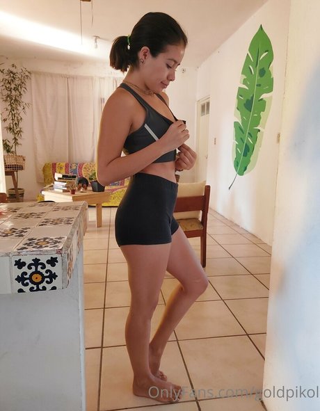 goldpikol ヌードスター 写真