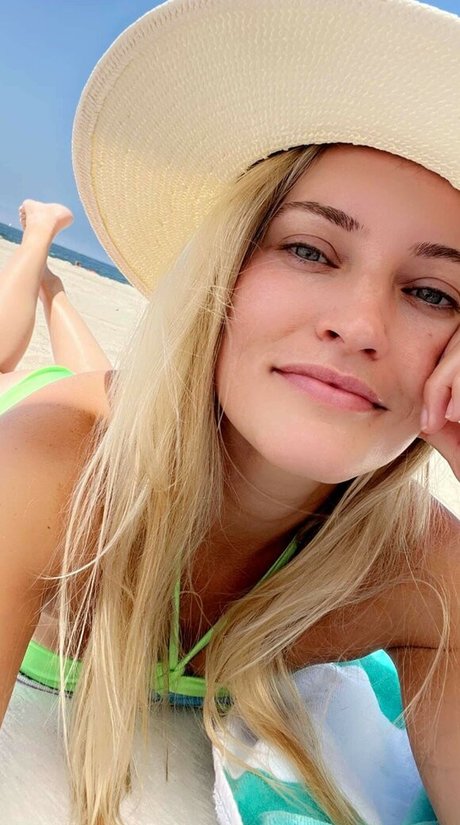 曲線美の赤毛OnlyFans 限定 画像