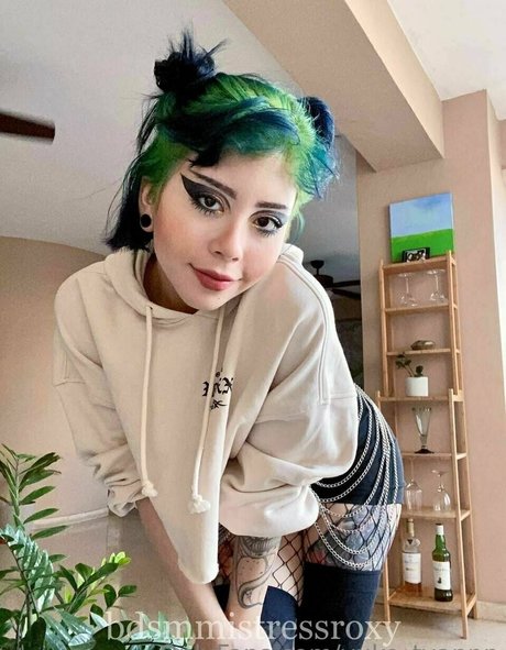 毛深いBBW OnlyFans ポルノ 画像