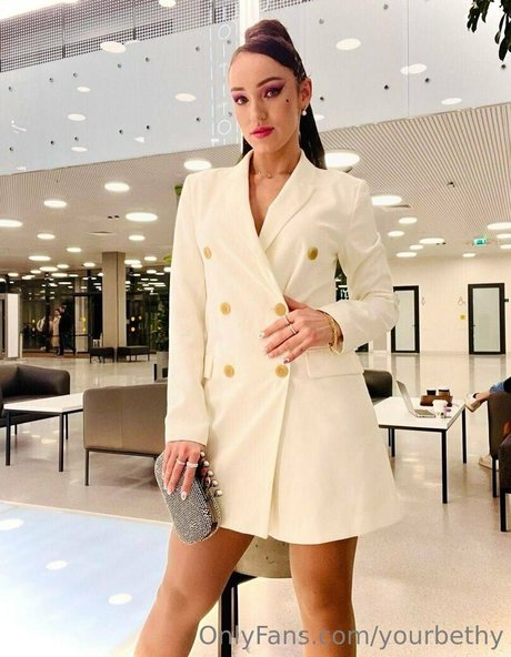 美しいロシアのOnlyFans ヌード 画像