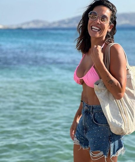 アジア人トゥインクOnlyFans エロチック 写真