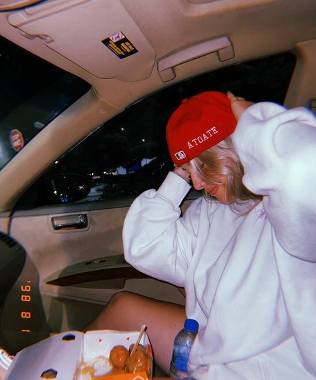 Anabel Kloe Lamarche 素敵なスター ギャラリー