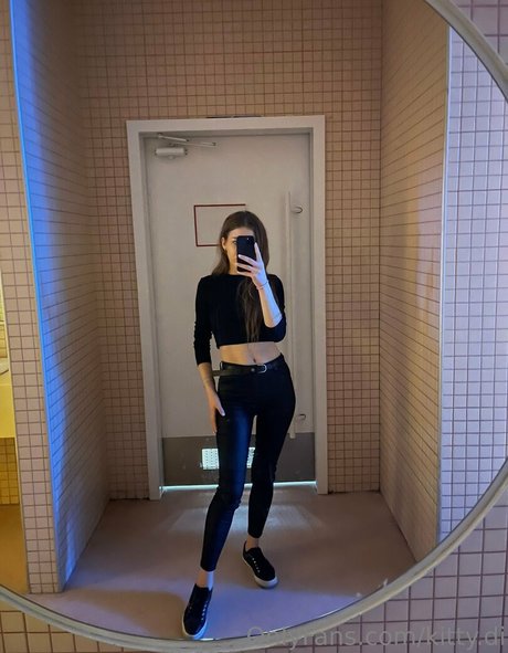 kitty di 完璧な女優 写真