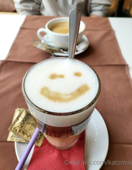 katzmin ポルノスター エロティック 写真