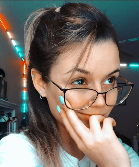 コスプレ フェムボーイ オンリーファンズ セクシー裸 ギャラリー