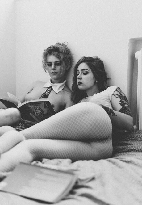 金髪ストリップOnlyFans 無料ポルノ 写真