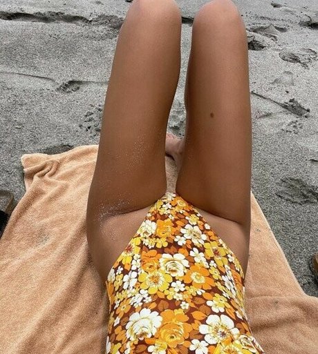 成熟した異人種間OnlyFans ヌード 画像