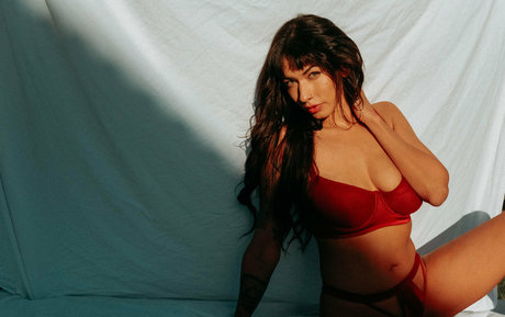 ブルネットのPOV OnlyFans ホット裸 画像