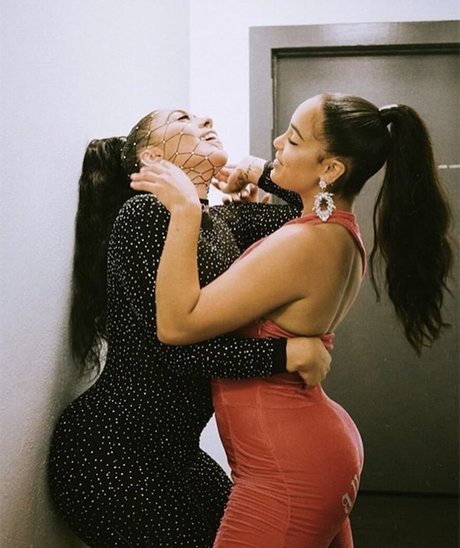 Jorja Smith 可愛いモデル 写真
