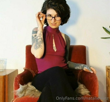 曲線美の赤毛OnlyFans アダルト 写真