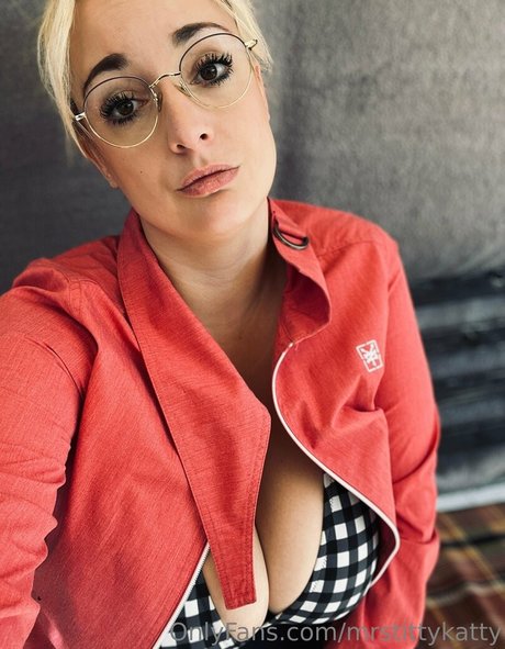 mrstittykatty ポルノモデル 画像