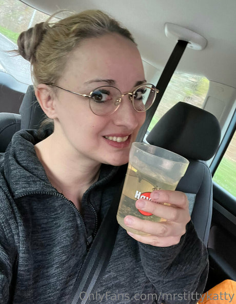 mrstittykatty ポルノモデル ギャラリー